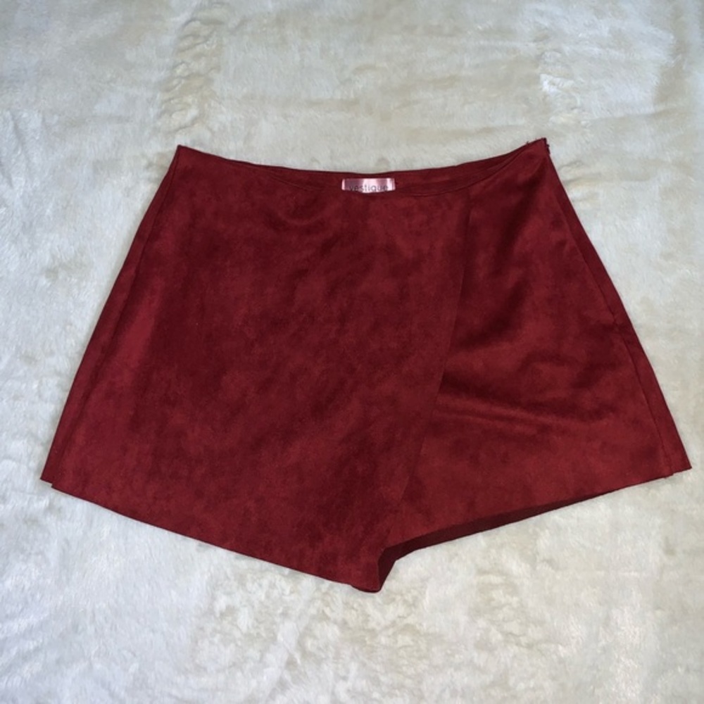 Vestique Women’s Maroon Suede Skort Size Small